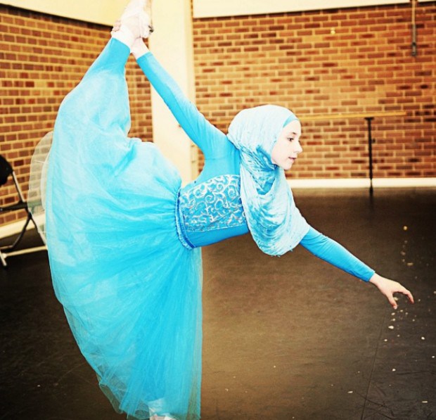 Adolescente ausraliana arrecada fundos pela internet para pagar aulas de balé (Foto: Reprodução/Instagram)