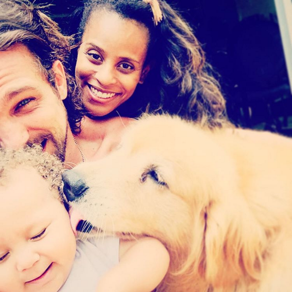 Aline Wirley e Igor Rickli se divertem com Antônio e o cachorro (Foto: Reprodução/Instagram)